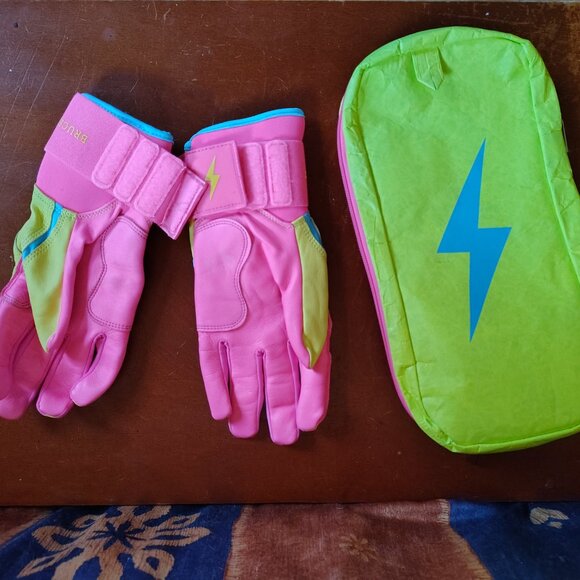Brand new Bruce Bolt batting gloves. Limited edition Creator series. - Picture 4 of 5